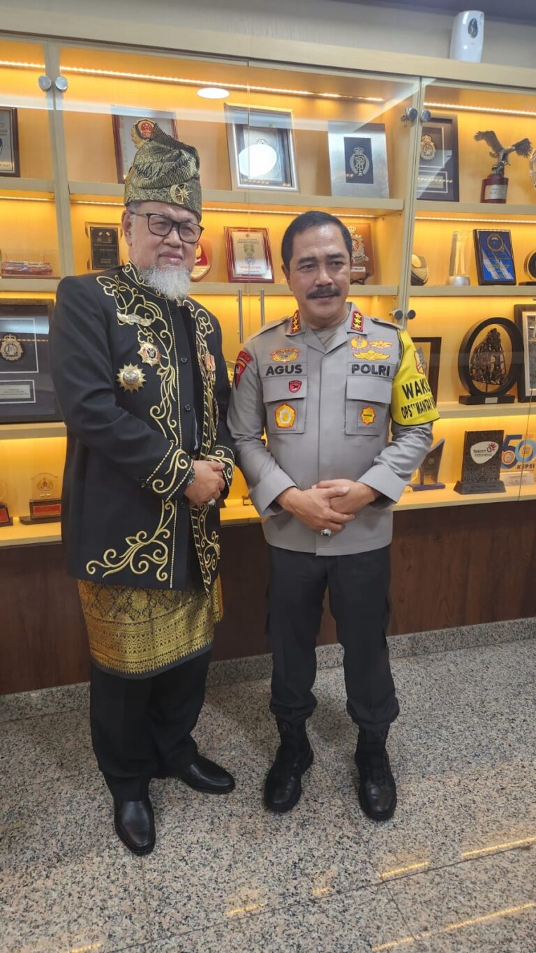 Silaturahim dgn Bapak Wakapolri Komjen Agus Andriyanto di Mabes POLRI. Semoga Berkahlah Negeri.