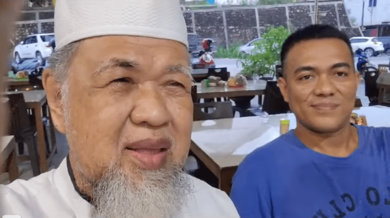 Mampirlah ke Warung AWANG KUPI PASAR BOTANIA 2 setelah Sholat Subuh Berjamaah, Insha Allah Berkah