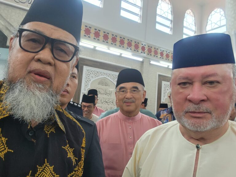 Bersama DYMM YDPA Kerajaan Malaysia Sultan Ibrahim ibni Sultan Iskandar bersama Sholat Jum’at di Majelis Pemasyhuran Masjid Sultan Ibrahim Tanah Melaka